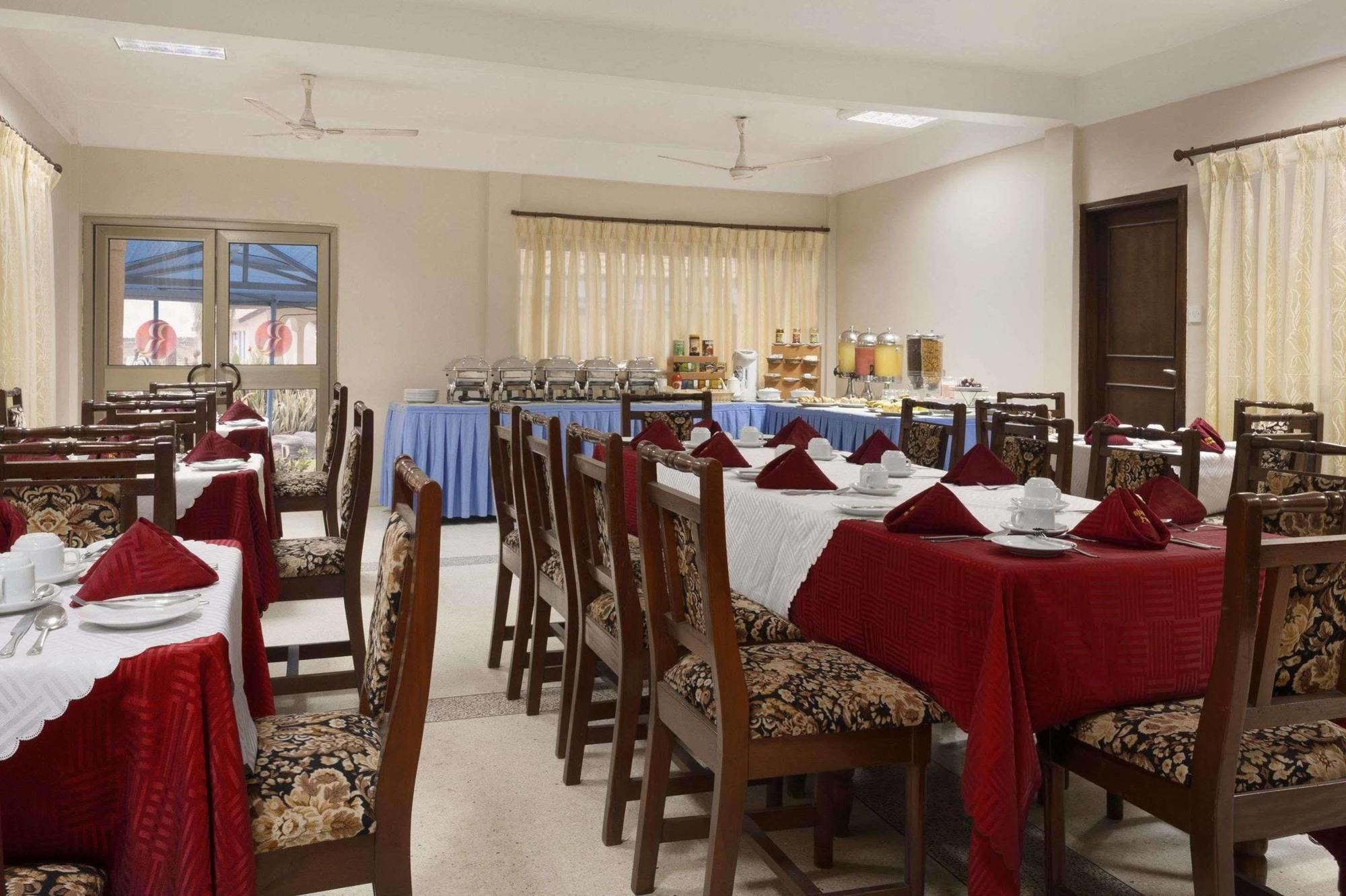 Ramada Resort Accra Ngoại thất bức ảnh