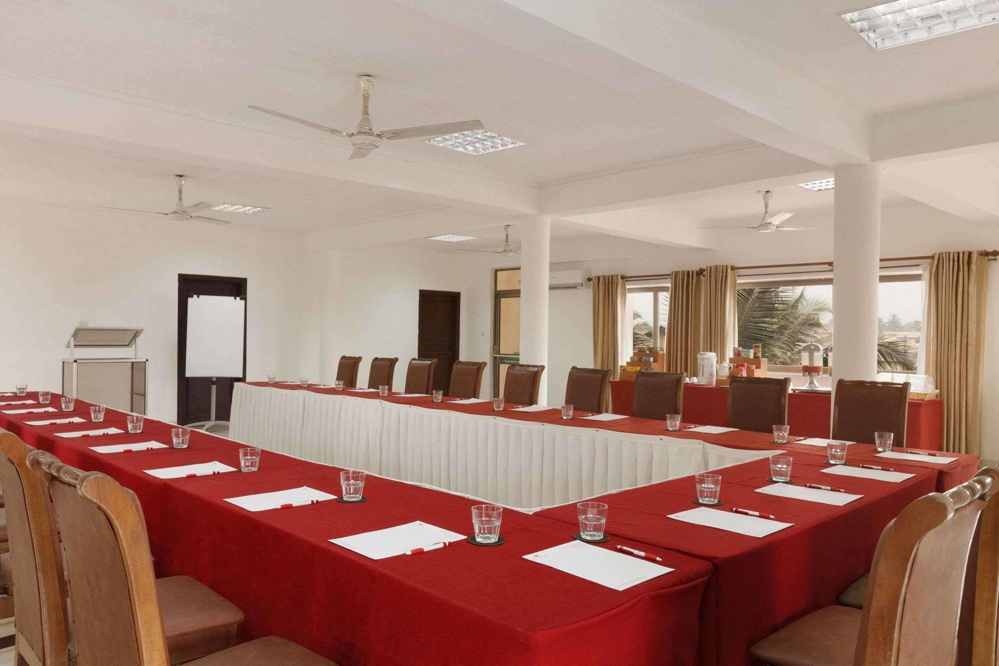 Ramada Resort Accra Ngoại thất bức ảnh