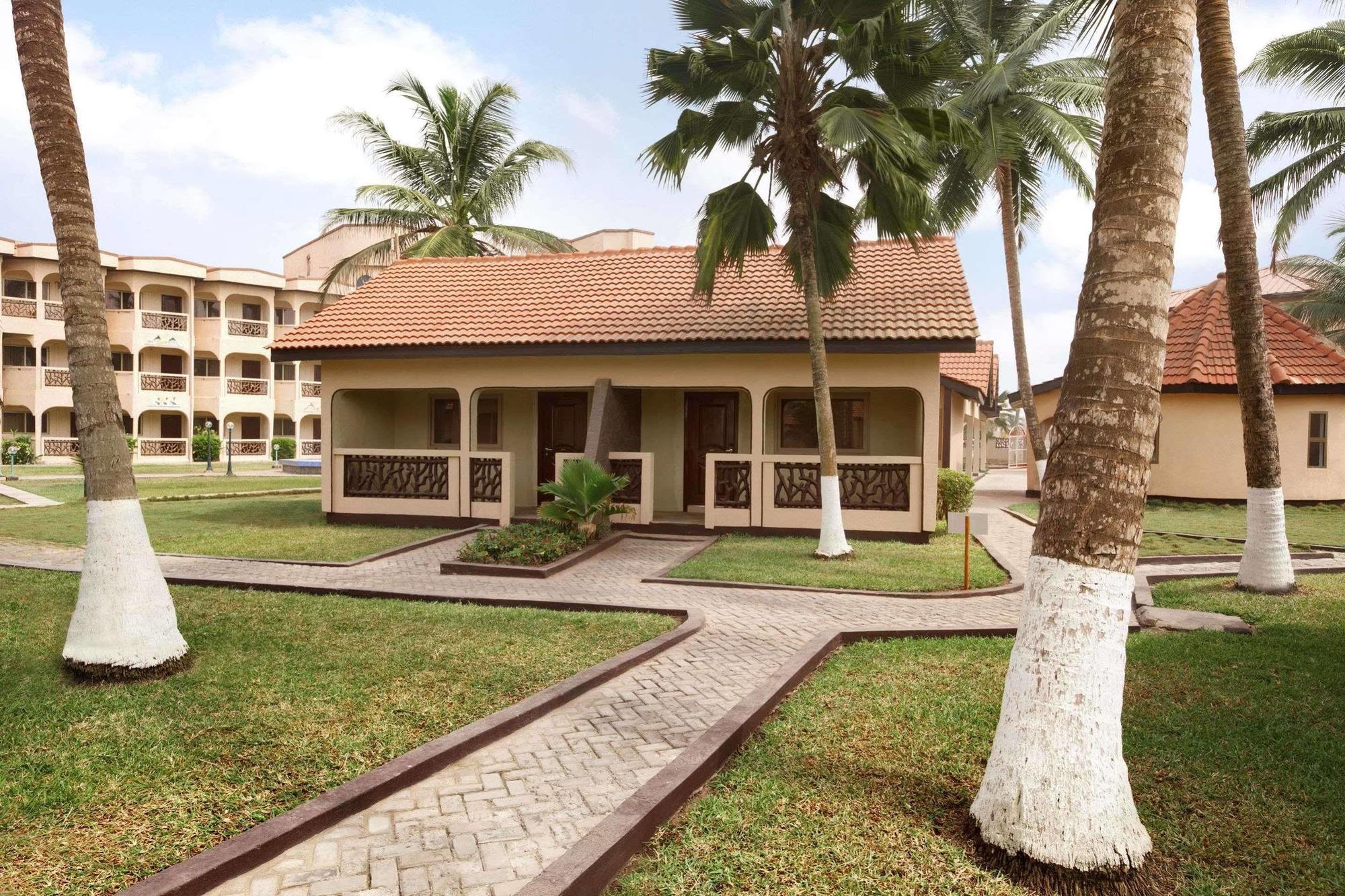 Ramada Resort Accra Ngoại thất bức ảnh
